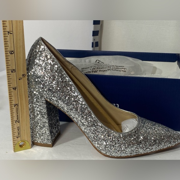 Women’s Crown & Ivy Silver Glitter Jazmin Dress Shoes Sz 8.5 - New in Box - Picture 10 of 10
